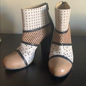 Leather booties NWOT size 39 fits like 8-8.5